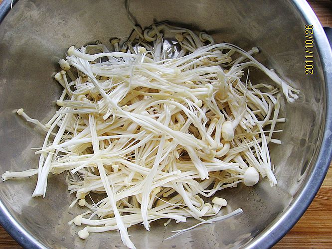 金針西蘭花的做法步驟：1