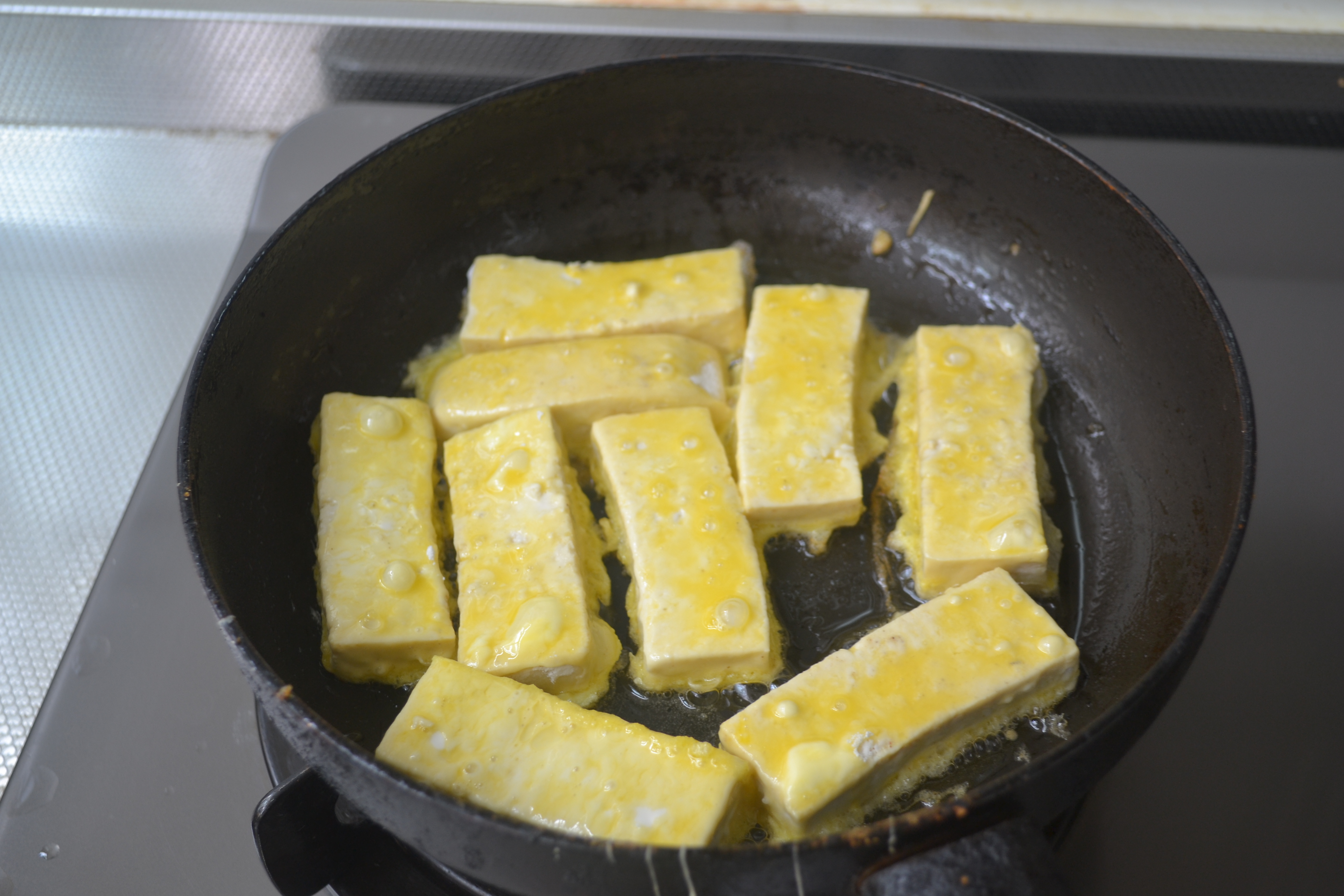 【雞汁鍋塌豆腐】的做法步驟：5