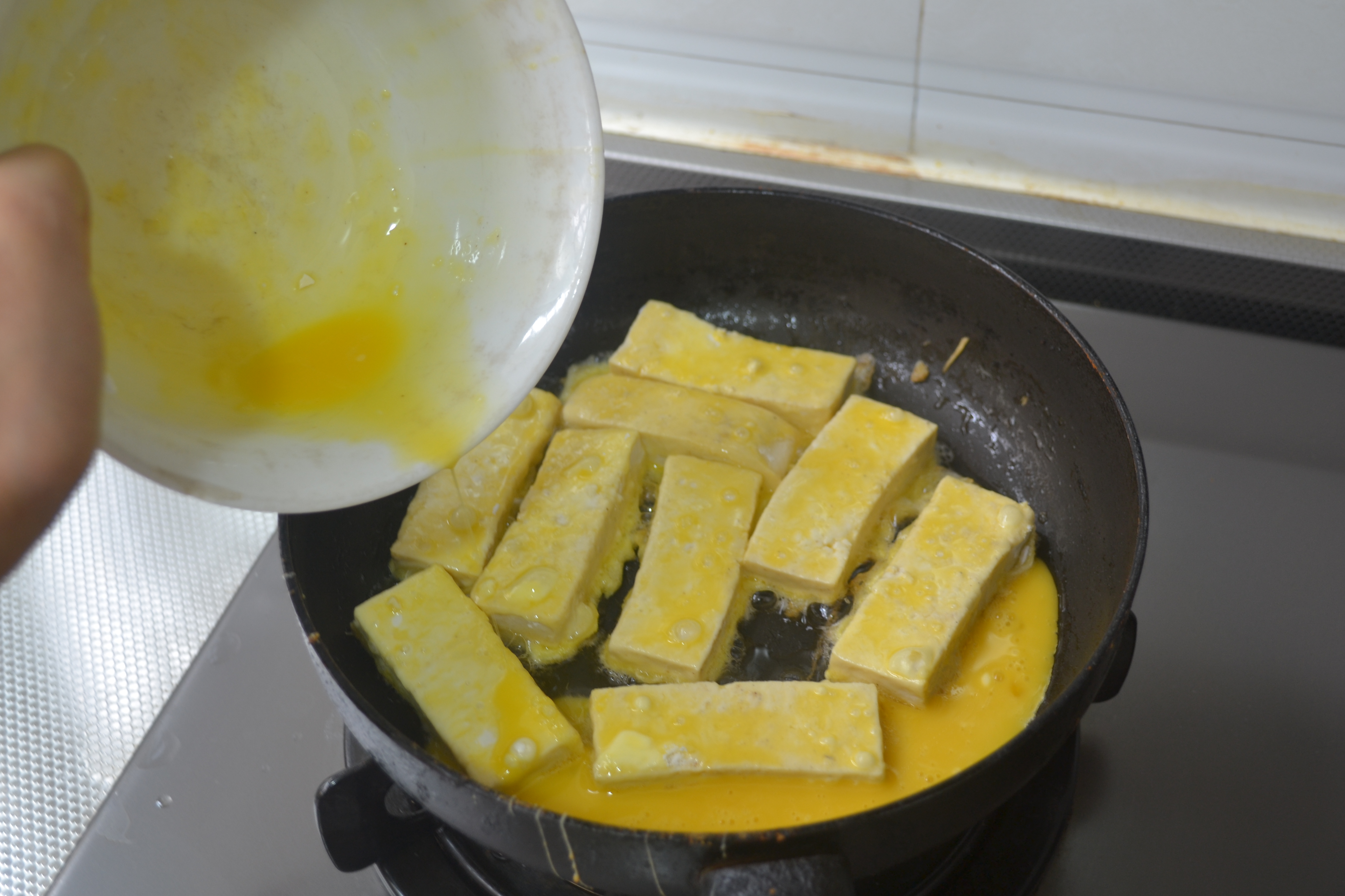 【雞汁鍋塌豆腐】的做法步驟：6