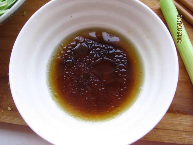 荷蘭豆炒杏胞菇的做法步驟：5