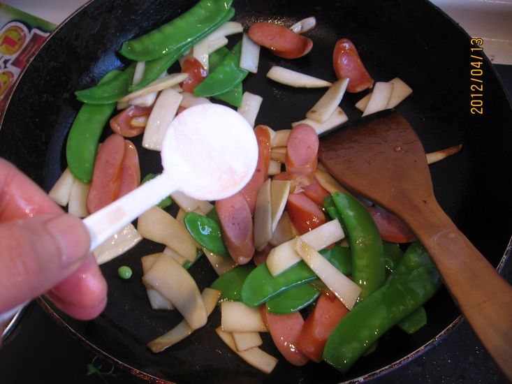 荷蘭豆炒杏胞菇的做法步驟：7