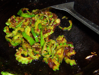 醬爆苦瓜尖椒的做法步驟：10