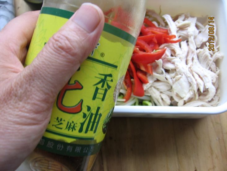 黃豆芽拌雞絲的做法步驟：10