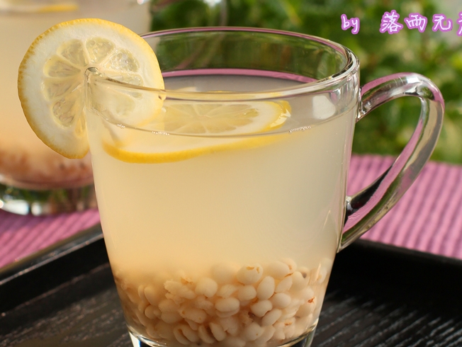 美白養顏的飲品——檸檬薏米水的做法步驟：5