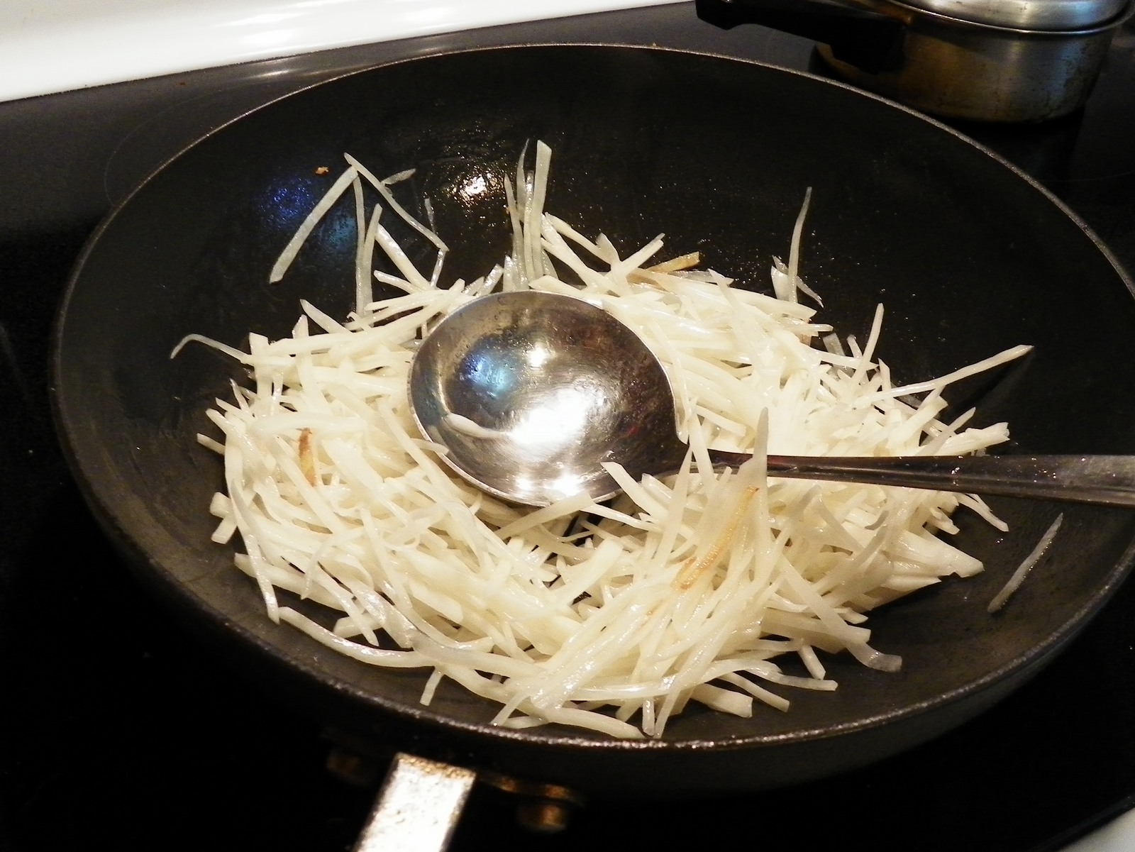 冬菇芹菜土豆絲的做法步驟：6