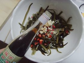 蒜香海帶的做法步驟：10