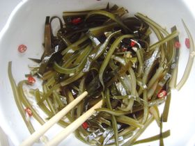 蒜香海帶的做法步驟：12
