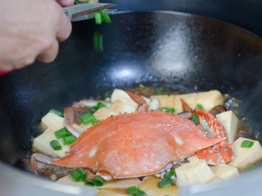 豆腐燒梭子蟹的做法步驟：10