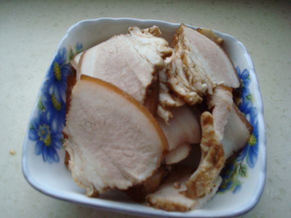 紅蘿卜黑木耳炒五花肉的做法步驟：4