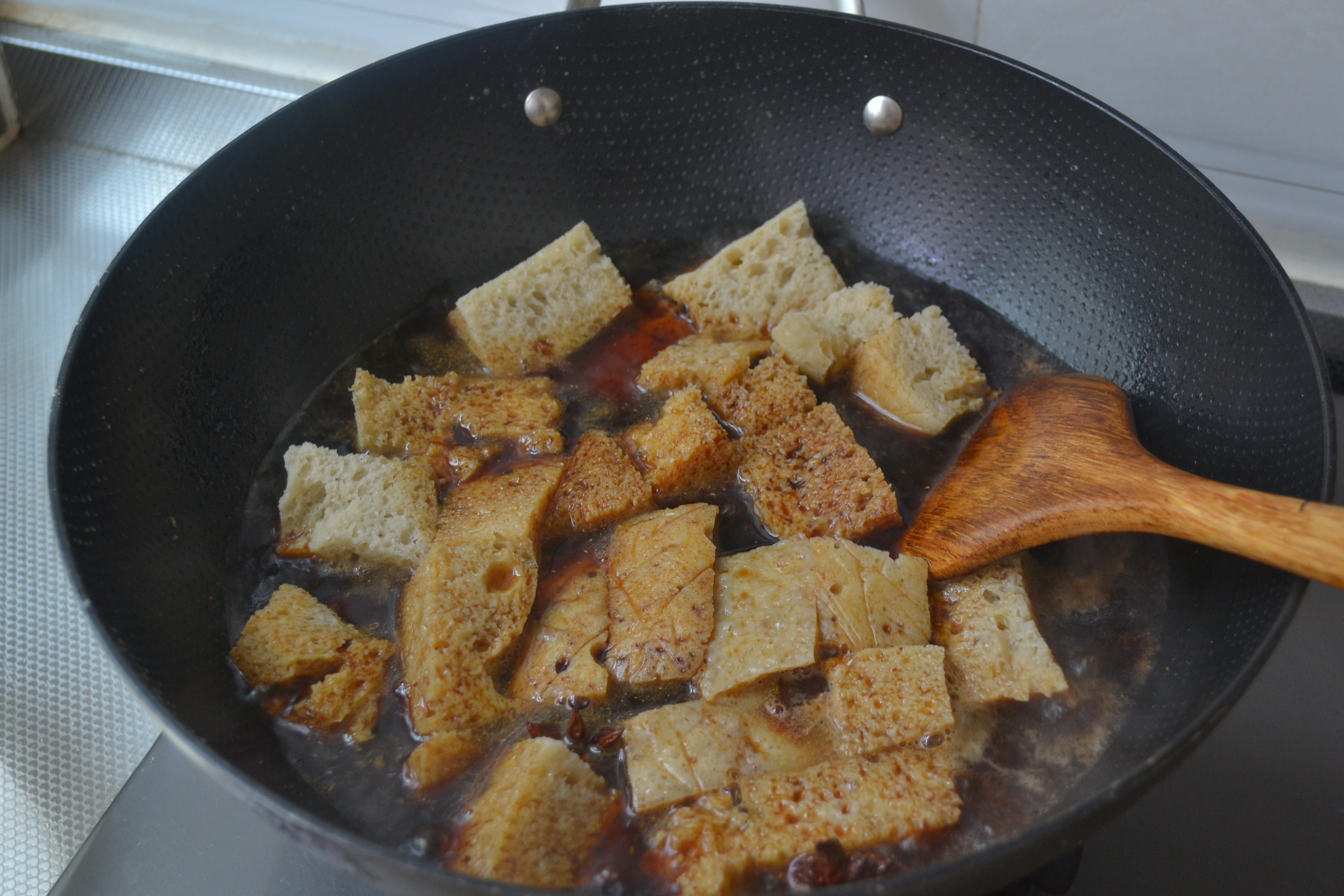 無肉也歡之【栗子燒烤麸】的做法步驟：6