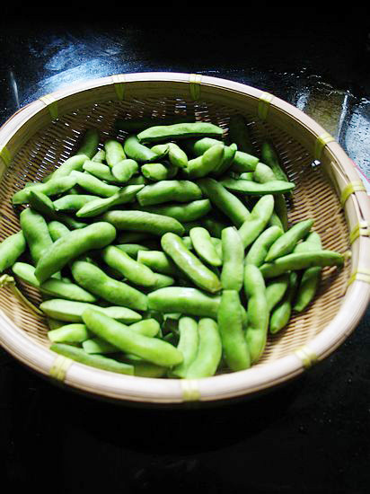 鹽水毛豆的做法步驟：2