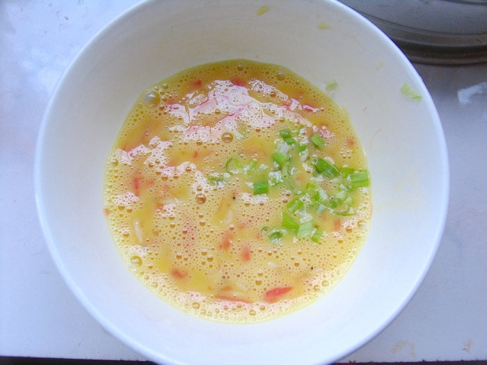 輕松營養早餐到——洋蔥營養蛋餅的做法步驟：4