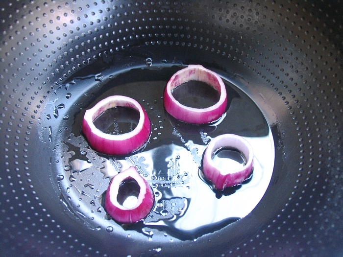 輕松營養早餐到——洋蔥營養蛋餅的做法步驟：5