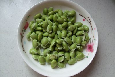 蘿卜干炒毛豆的做法步驟：1