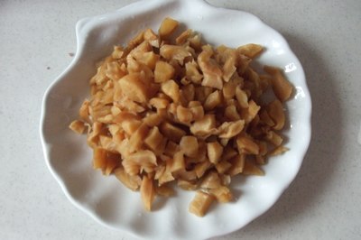 蘿卜干炒毛豆的做法步驟：2