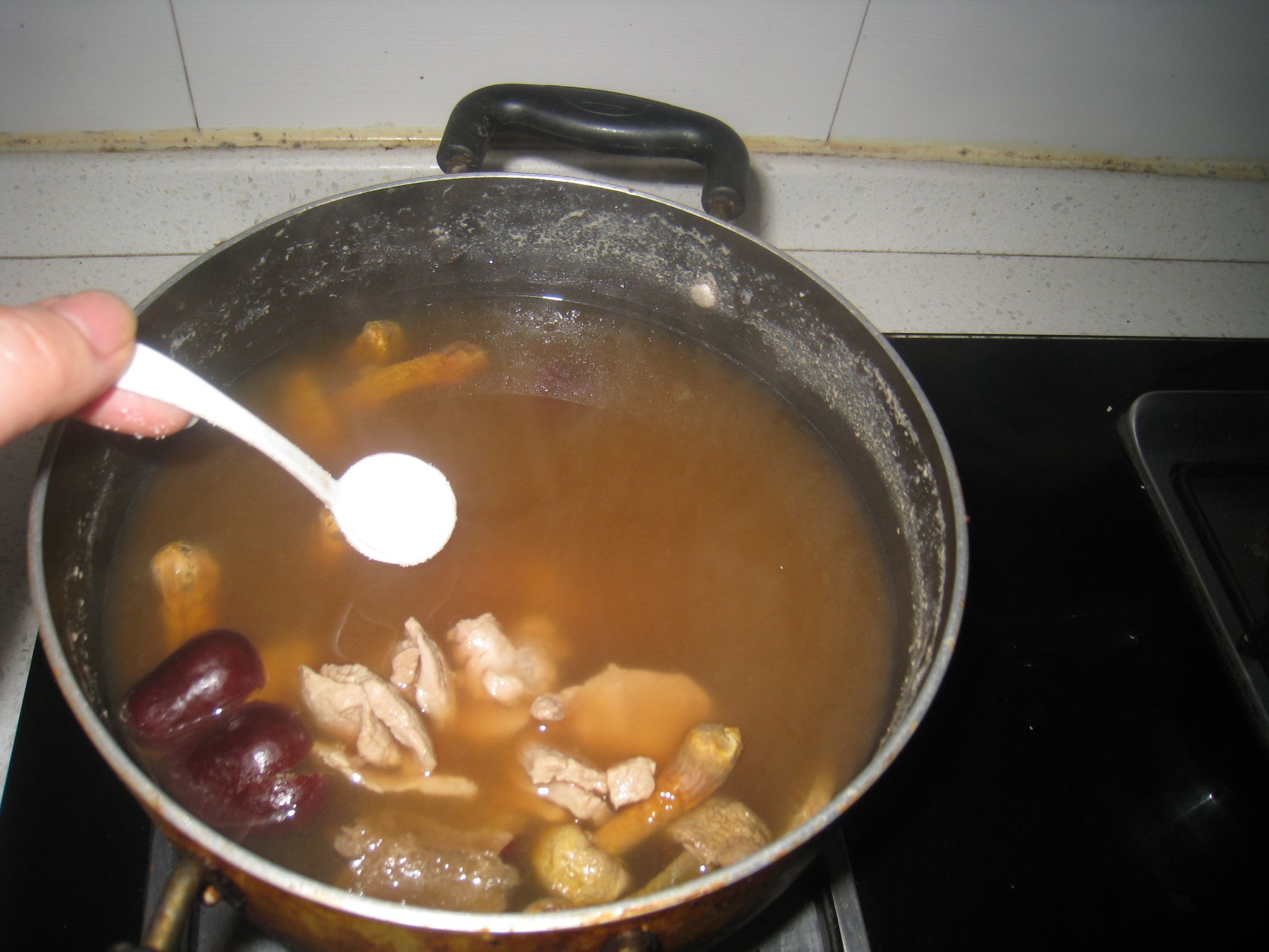 松茸瘦肉湯的做法步驟：7