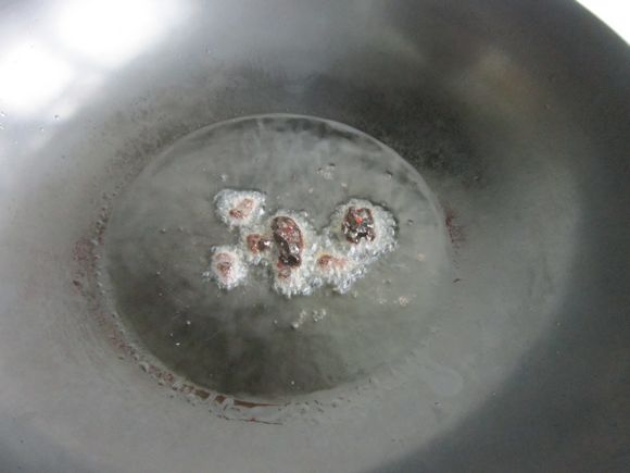 毛芹炒香干的做法步驟：4