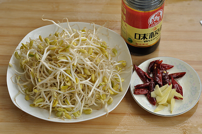 干煸黑豆芽的做法步驟：1