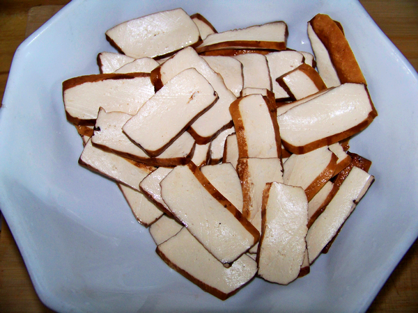 心藍手制私房菜【小炒攸縣香干】——與時尚絕緣的做法步驟：1