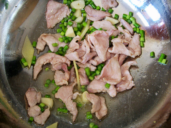 心藍手制私房菜【小炒攸縣香干】——與時尚絕緣的做法步驟：5