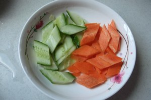 木耳炒腐竹的做法步驟：4
