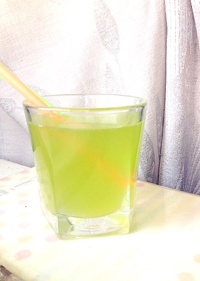 六月不減肥七月沒腰圍——蜂蜜芹菜水的做法步驟：5