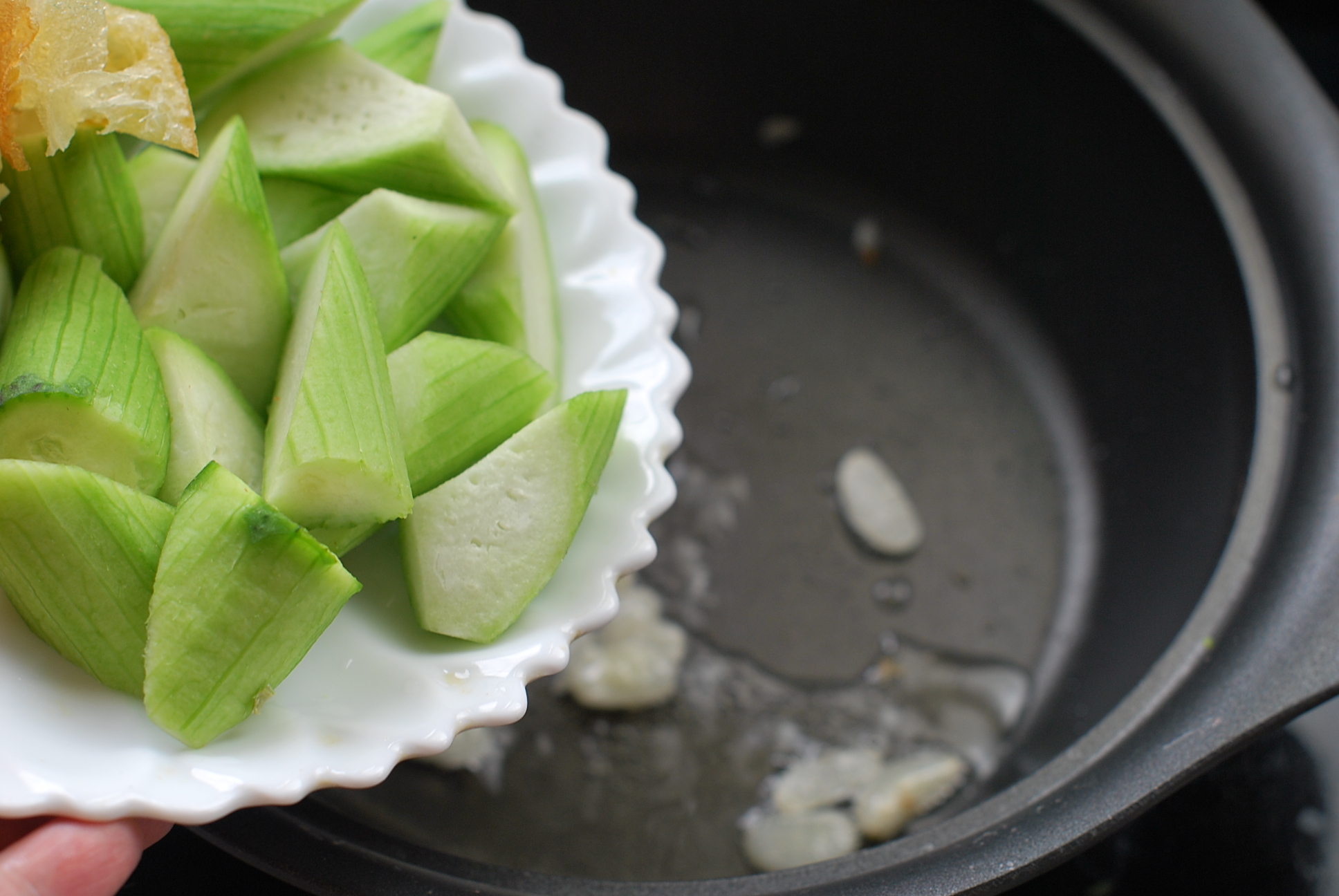 立夏。【絲瓜燴油條】的做法步驟：6