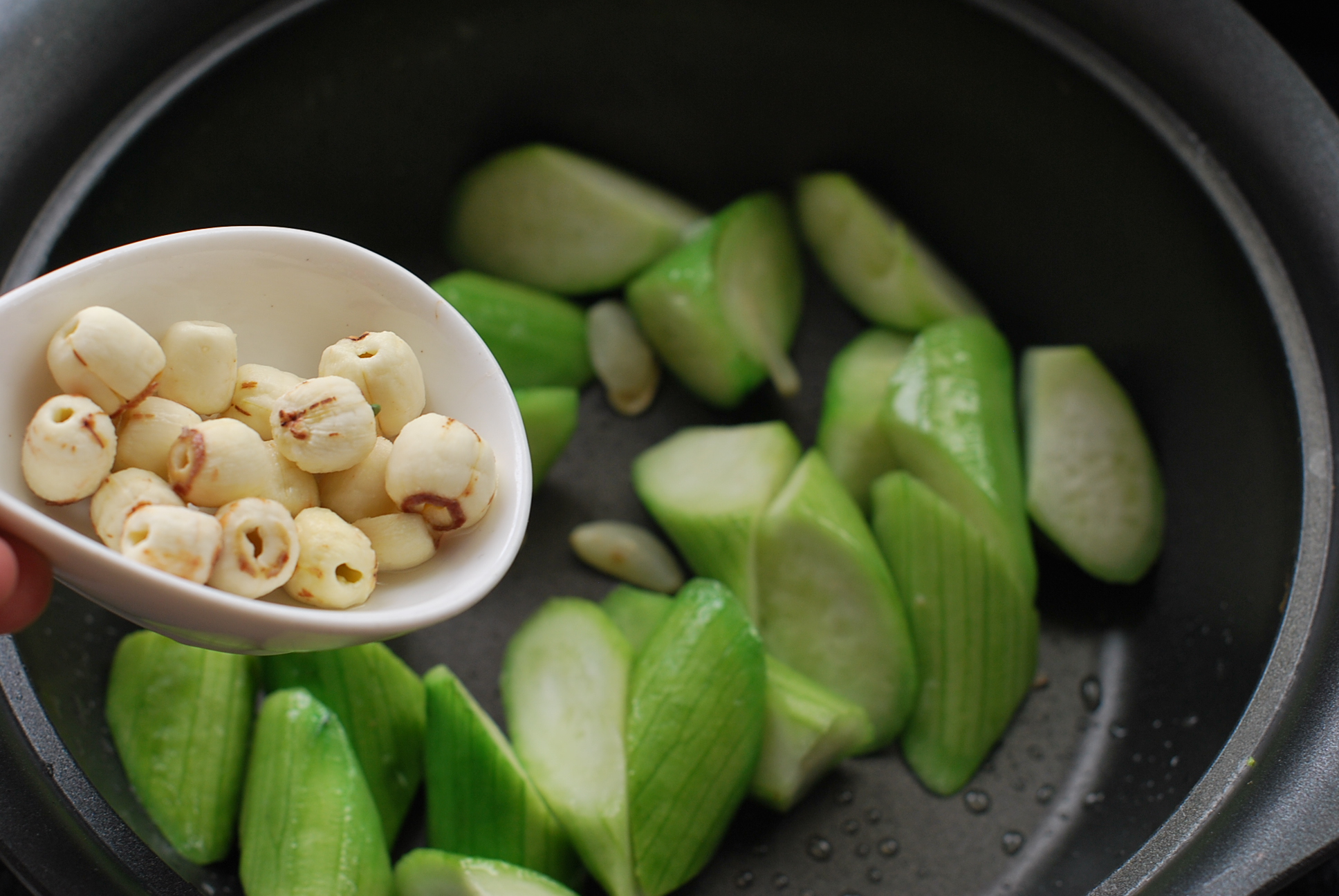 立夏。【絲瓜燴油條】的做法步驟：8