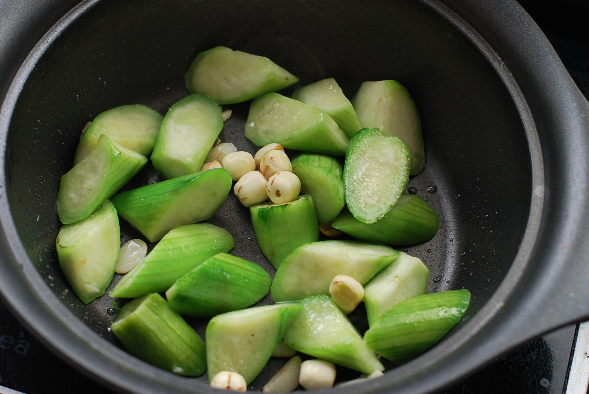 立夏。【絲瓜燴油條】的做法步驟：9