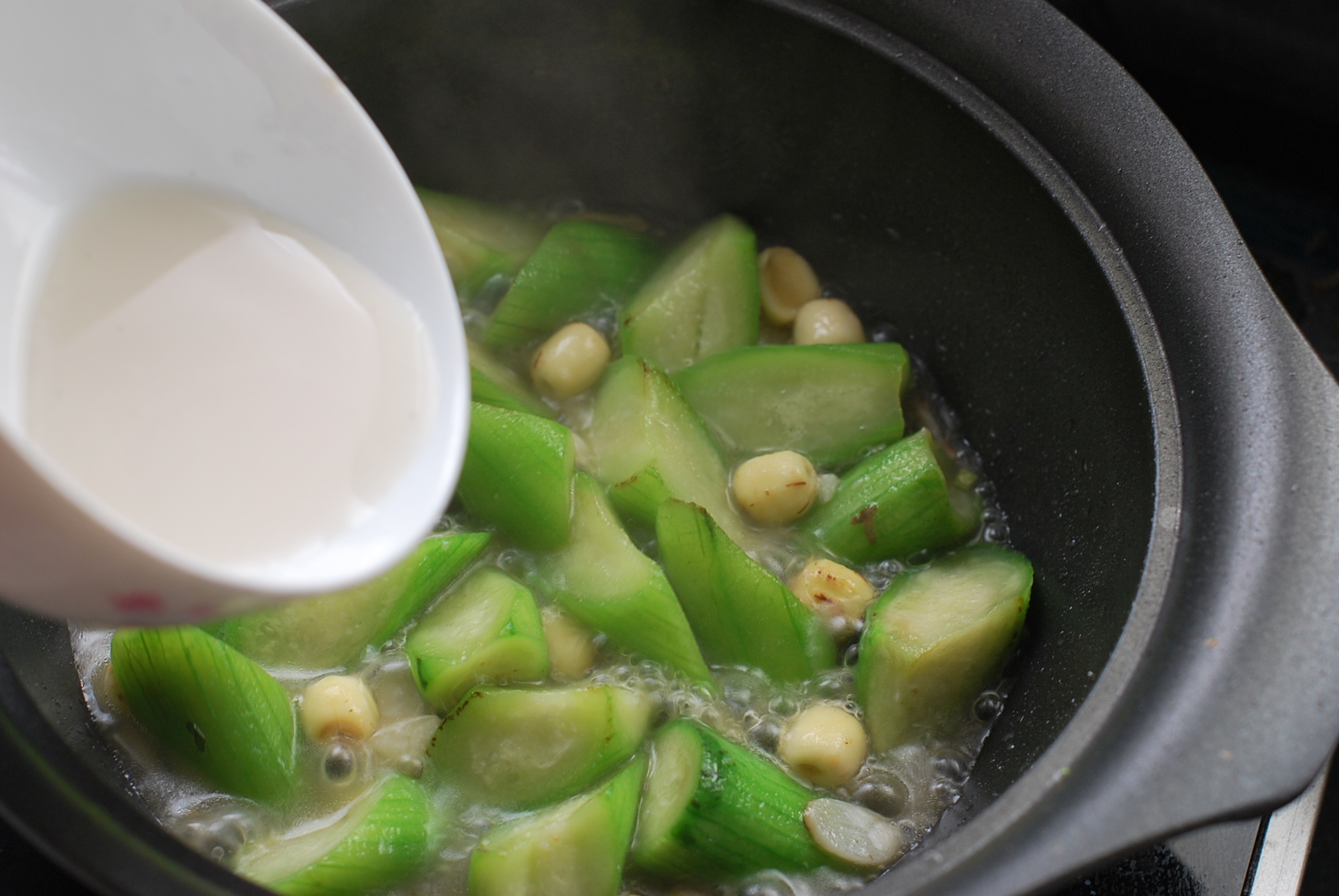 立夏。【絲瓜燴油條】的做法步驟：13