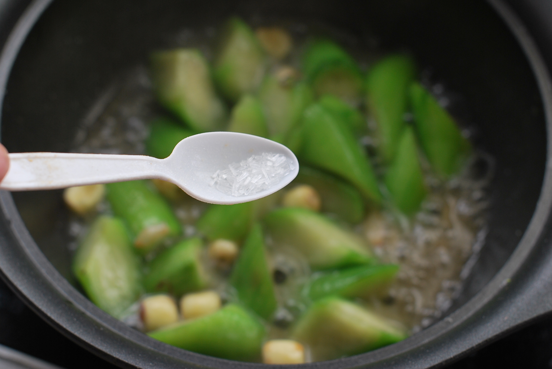 立夏。【絲瓜燴油條】的做法步驟：14