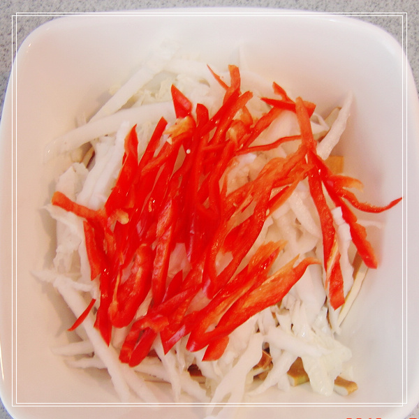 酸酸甜甜度春夏---------酸甜白菜香干的做法步驟：6