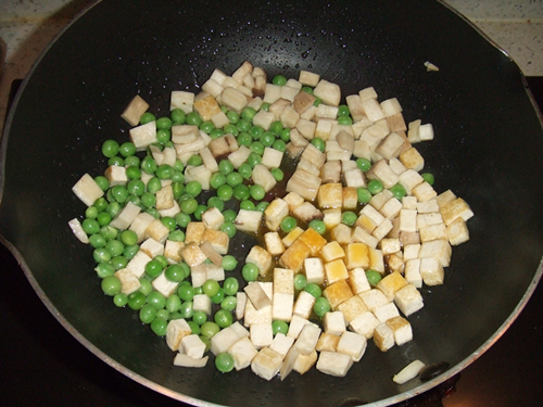 存著給寶寶的菜----『豌豆燴三鮮』的做法步驟：5