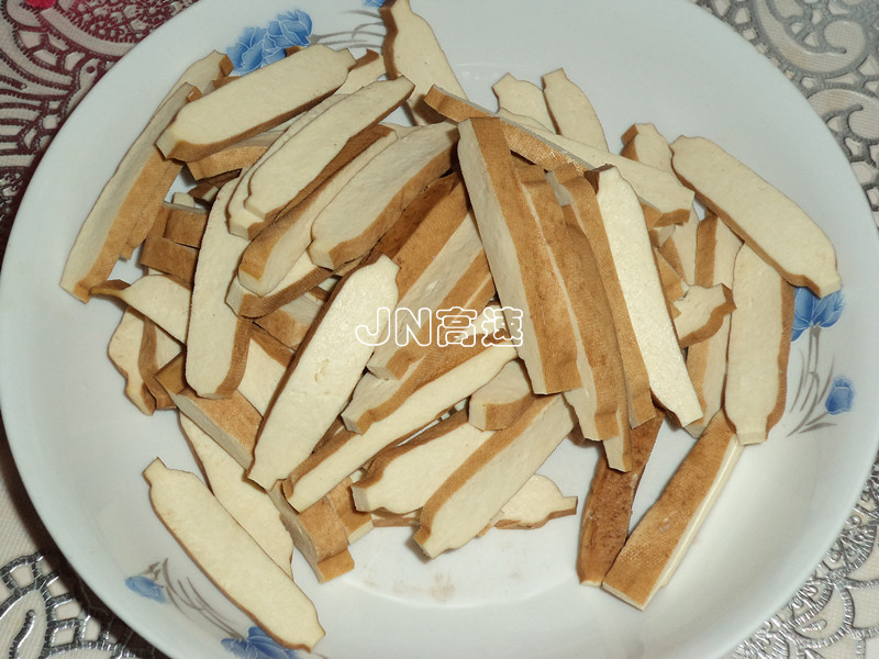 銀芽青椒炒豆干的做法步驟：3