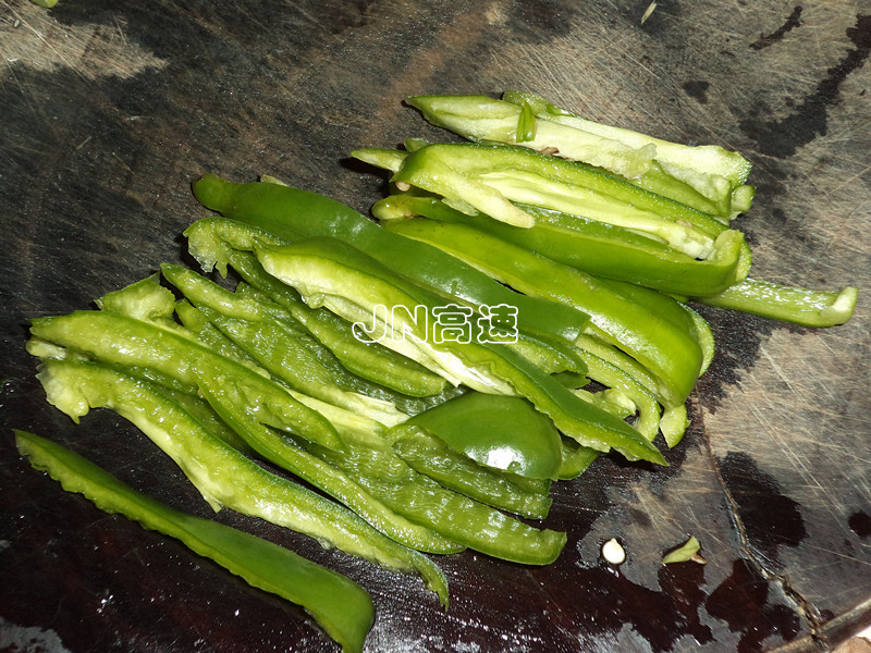 銀芽青椒炒豆干的做法步驟：4