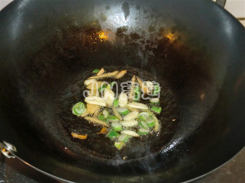銀芽青椒炒豆干的做法步驟：6
