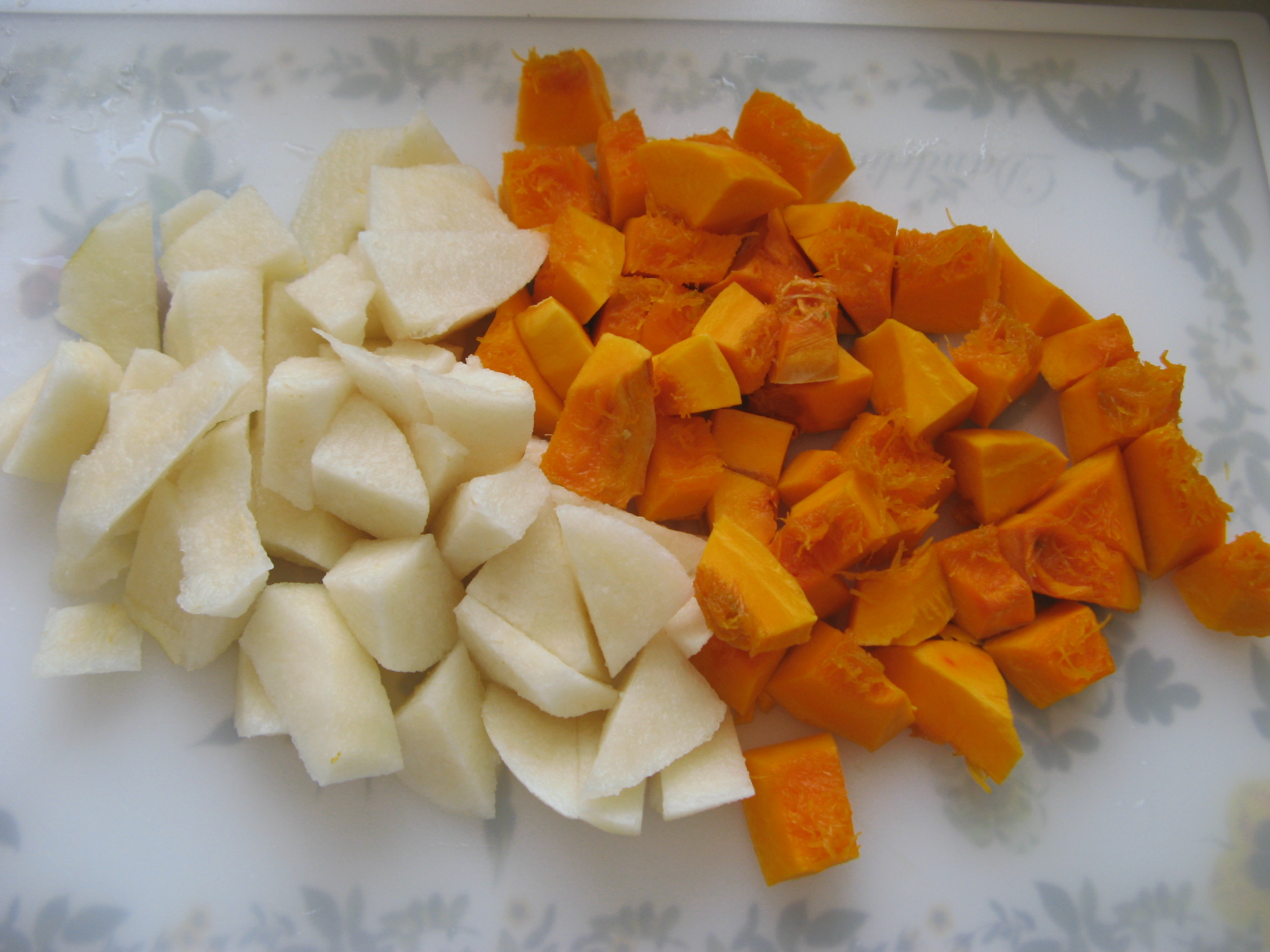 南瓜雪梨養顏湯的做法步驟：3