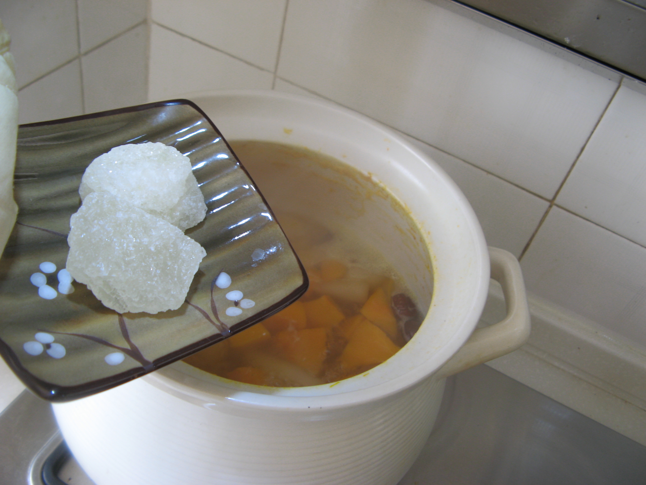 南瓜雪梨養顏湯的做法步驟：5