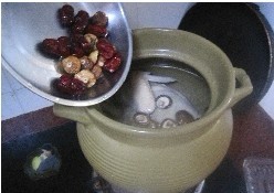 無花果香菇炖雞湯的做法步驟：6
