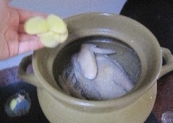 無花果香菇炖雞湯的做法步驟：4
