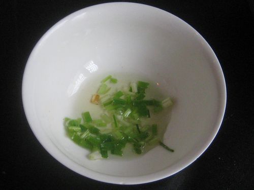 辣油涼拌剝桿菜的做法步驟：3