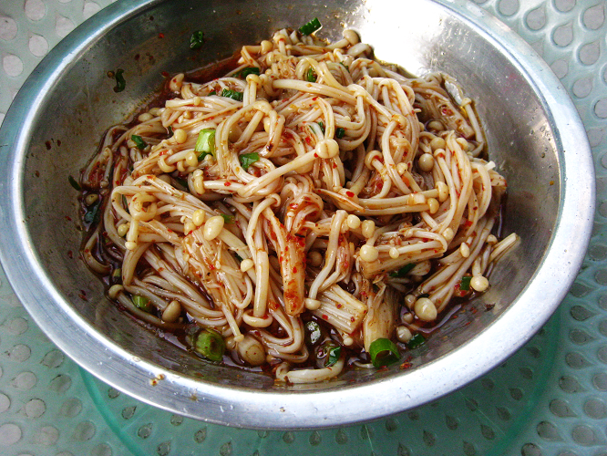 麻辣小涼菜——【拌金針菇】的做法步驟：8