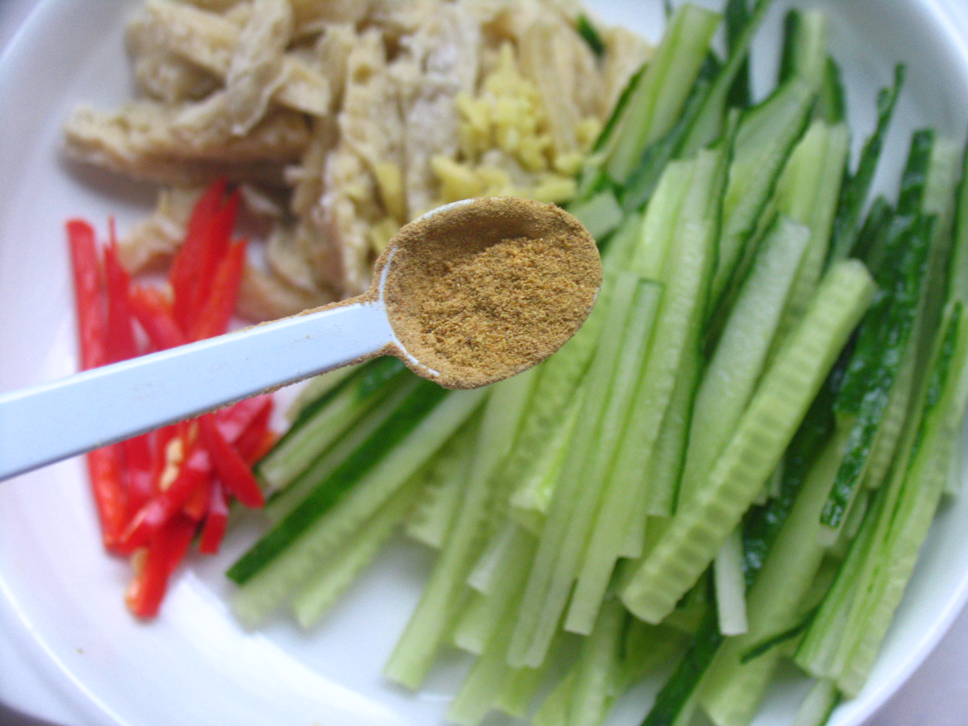 孜然黃瓜水面筋的做法步驟：5