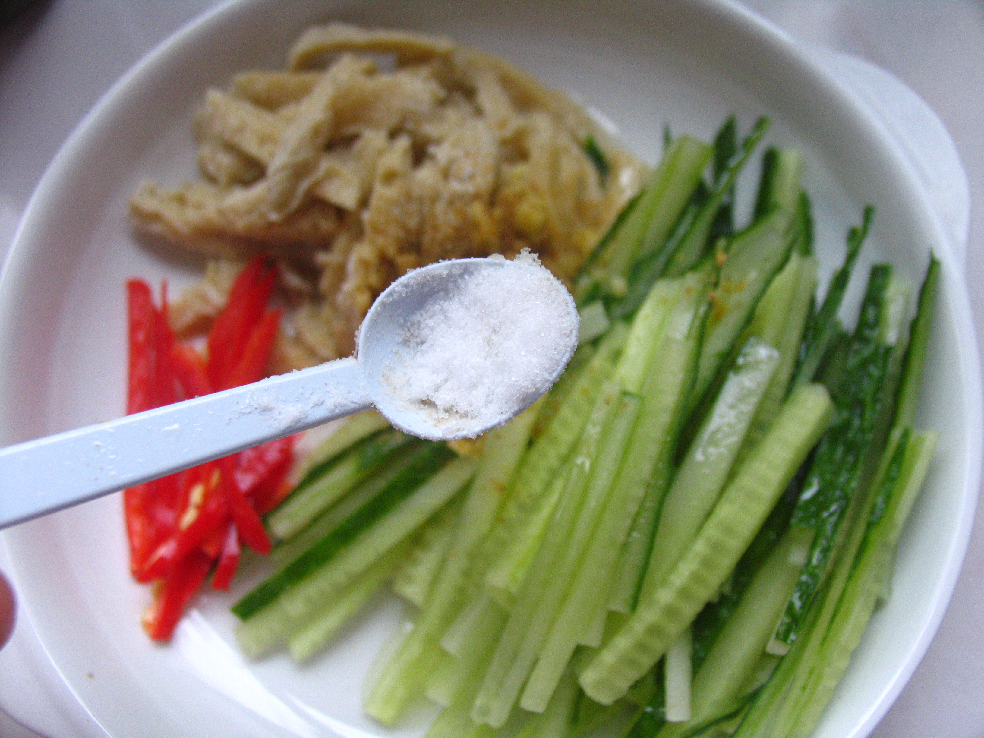 孜然黃瓜水面筋的做法步驟：7