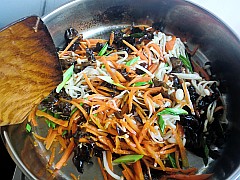 胡蘿卜炒金針菇的做法步驟：12