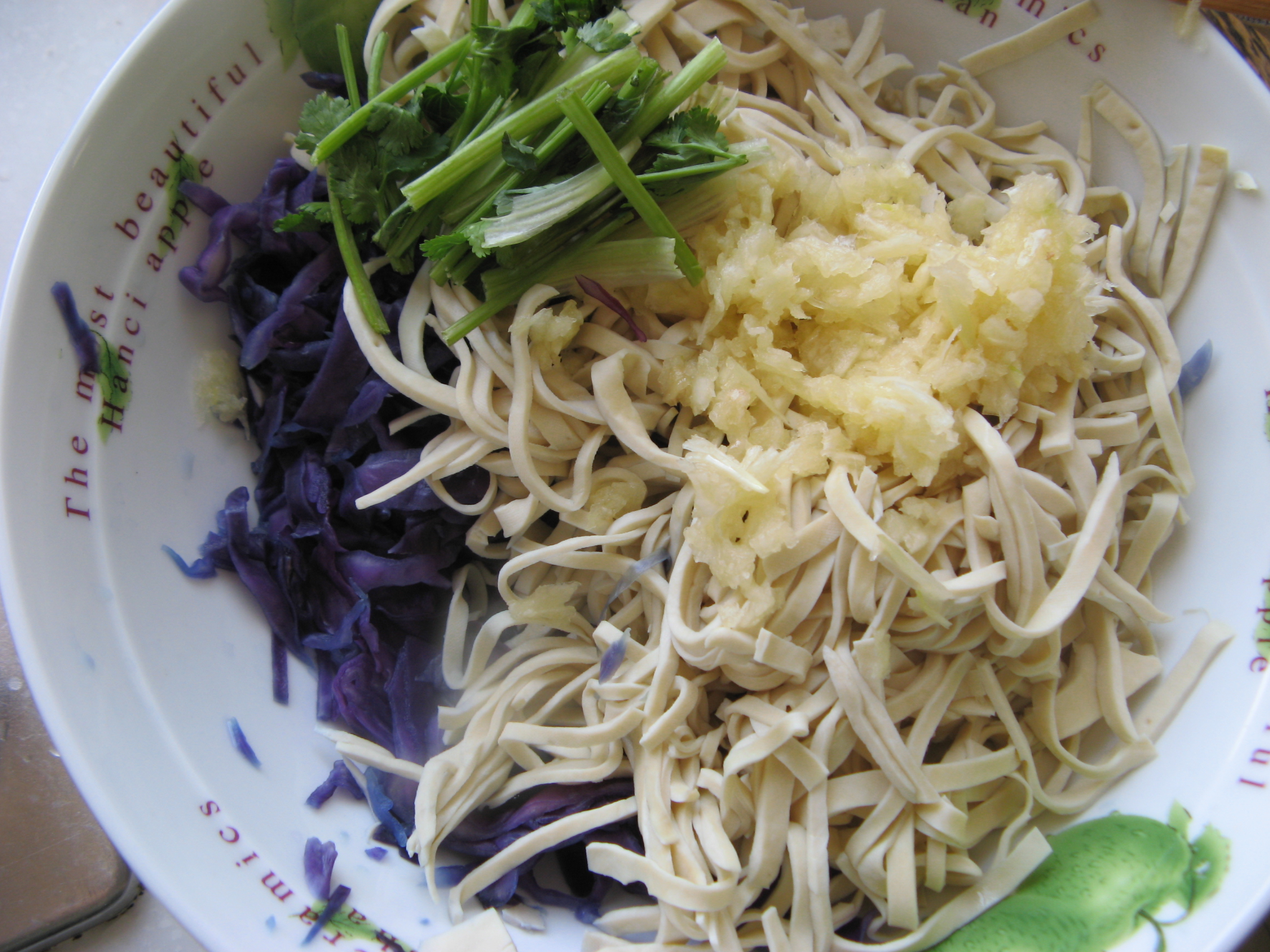 【如花美眷】紫甘藍拌豆腐絲的做法步驟：4