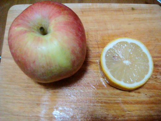 美容養顏——檸檬蘋果汁的做法步驟：1