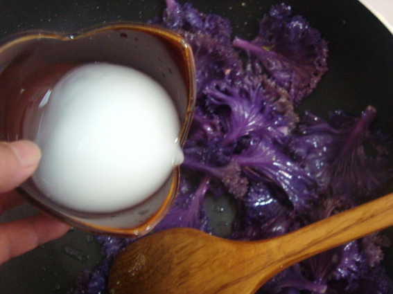 蒜茸羽衣甘藍的做法步驟：7