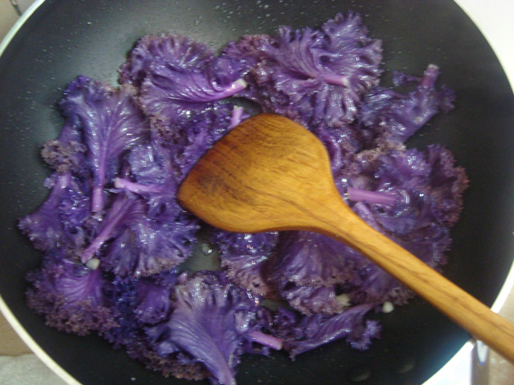 蒜茸羽衣甘藍的做法步驟：6