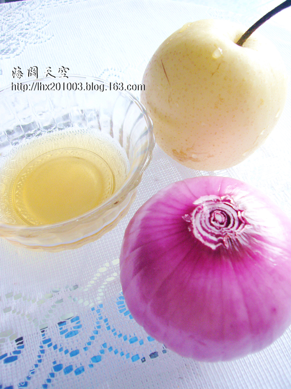 《雪梨遇上火辣洋姑娘會有怎樣火花》——涼拌雪梨洋蔥的做法步驟：1